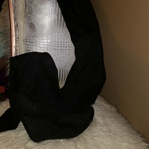 Black Suede Over The Knee boots - Picture 2 of 2